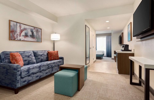 Energy Corridor Hotel | 2 Connecting Suites at a Hotel