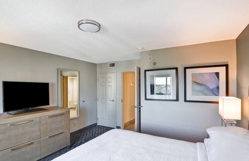 Downtown Orlando Hotel | 2 Connecting Suites at a Hotel