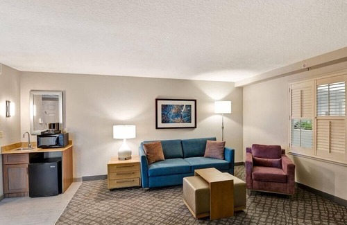 Downtown Orlando Hotel | 2 Connecting Suites at a Hotel