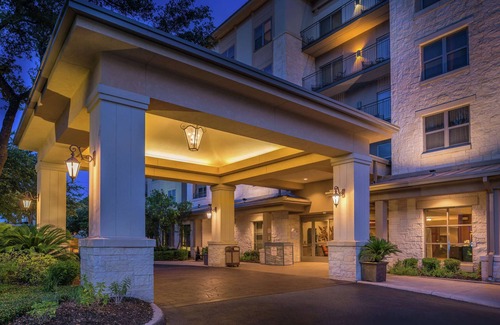 West San Antonio House | 2 Connecting Suites at a 4⭐️ Hotel