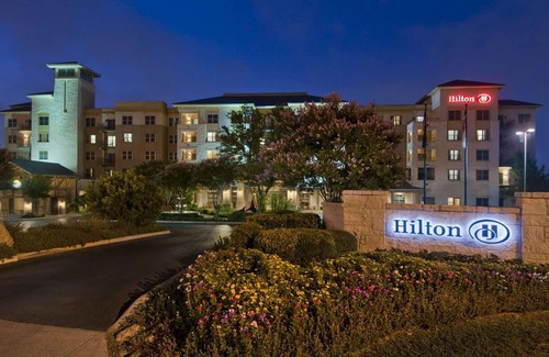 West San Antonio House | 2 Connecting Suites at a 4⭐️ Hotel