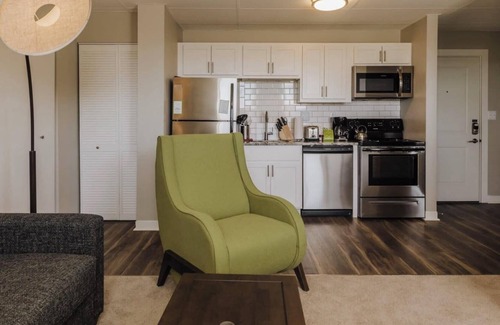 Chatham-Arch Apartment | 2 cozy combined apts near nightlife & attractions