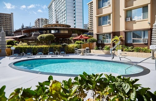 Ala Moana House | 2 Deluxe Two Doubles Rooms at Pagoda Hotel
