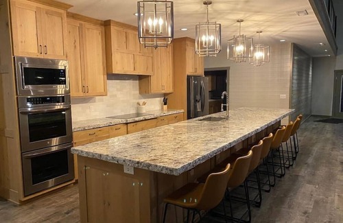 Ashton Cabin | 2 Dome Cabins-1 hr to Yellowstone-Hot tub+Theater+Gaming Room+Pool Table+Air Hoc