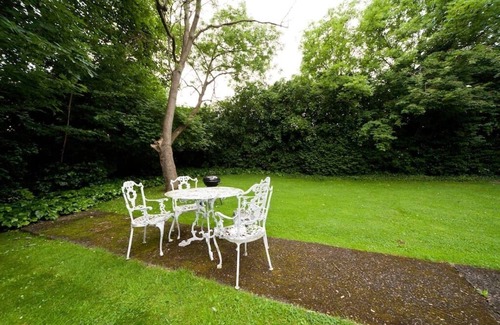 Hale Apartment | 2 Double bed apartment in quiet area North London