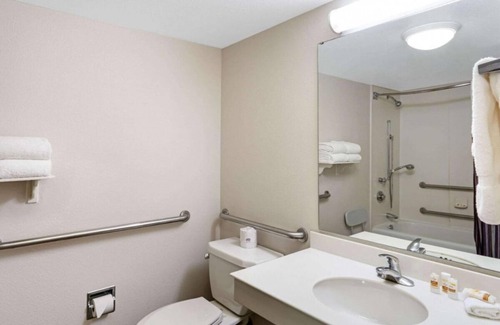 Superstition Springs Hotel | 2 Double Beds ADA at La Quinta Inn & Suites by Wyndham Mesa Superstition Springs