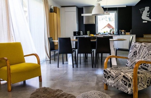Kranjska Gora Apartment | 2 floor apartment with a lovely garden