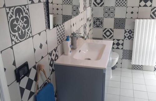 Osmate Apartment | 2' from Lake Monate, 5' from JRC, Free Park, WiFi