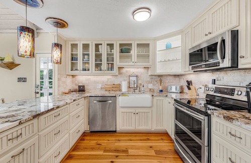 Barium Springs House | 2 Game Rooms, 2 King Suites, Lakeside, Pool