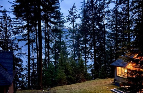 Port Moody Cottage | 2 Gathering Oceanside Cottages