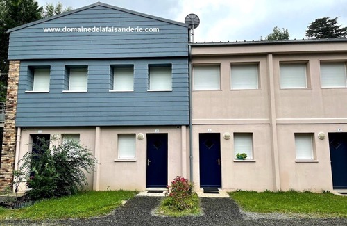 Saint-Pair-sur-Mer House | 2* gite for 4 people in a 5ha private park, 400m from Jullouville beach