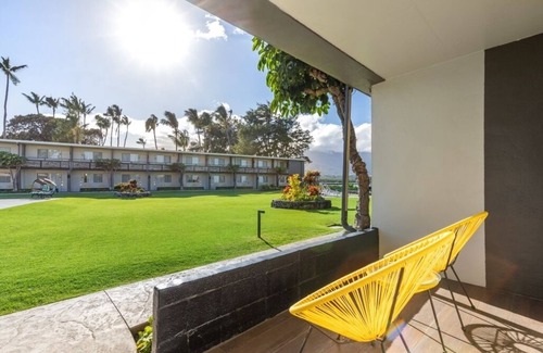 Kahului Hotel | 2 Great Units Fit for Families! Outdoor Pool, Minutes to Kanaha Beach Park!