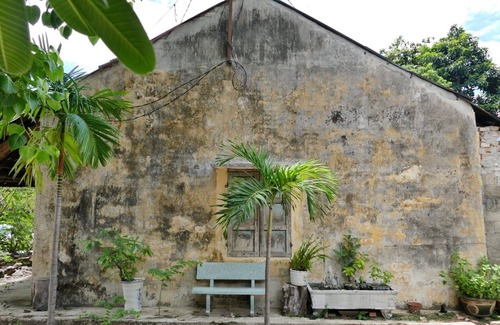 Hue House | 2 guest, 1 bed, 1 bath, a garden