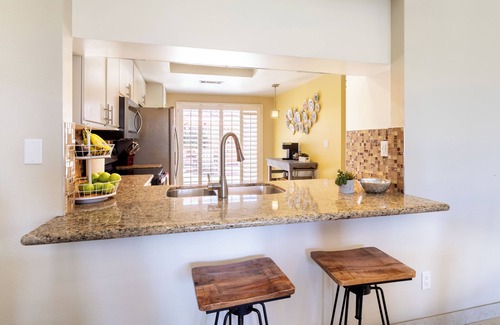Palm Desert Condo | 2 Guest Rooms on Tee Box #2 in PVCC! Platinum membership; Tennis, Pickleball!