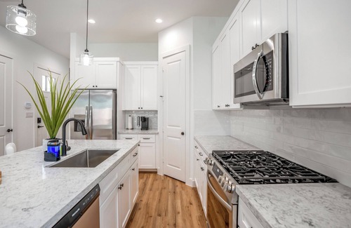 Northside House | 2 HOMES! Music-Themed, Near Downtown