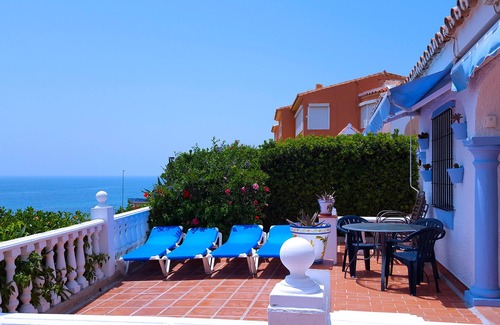 El Faro Villa | 2 House in front of the sea. With garden, swimming pools and powerful WI-FI. costabonita Spain