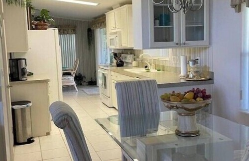 Moore Haven House | 2 houses, 2 boat slips boat ramp,