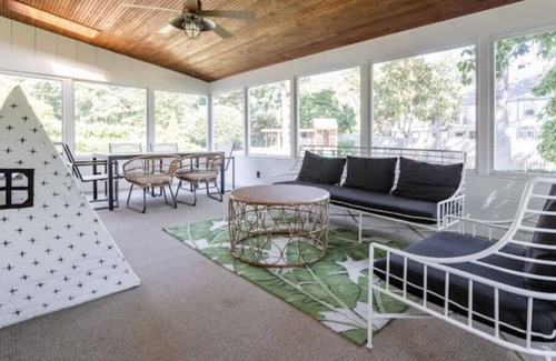 Prairie Village House | 2 KING Beds - Screened Back Porch + Office + Spacious Parking