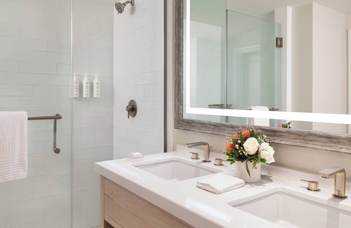 Charlotte Harbor Hotel | 2 King Studio Near Fishermen’s Village – Great for Exploring the Coast