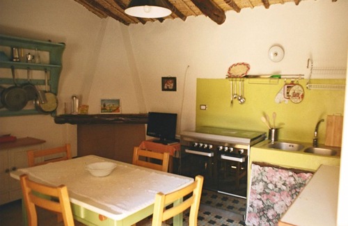 Baunei House | 2 km from the sea stone farmhouse immersed in the true Sardinian countryside - sleeps 8