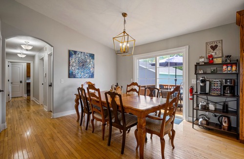 Dorr House | ★2-Level Deck: Huge Pool/Hot Tub Game Room/Billiards Fire Pit & more!
