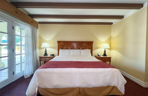 Western Division Hotel | 2 Lovely Laredo Suites w/Pool & Views, Historic Sites & Dining Steps Away