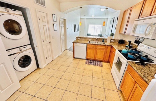 Reno House | 2 Masters, 3 TVs, Sleeps 7/H8