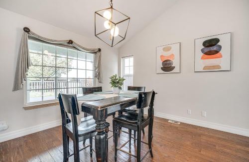 South Richland House | 2 Mi to Badger Mountain Hot Tub Haven!