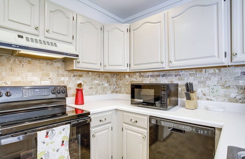 Selbyville Condo | 2 Mi to Beach: Gem w/Enclosed Patio in Selbyville