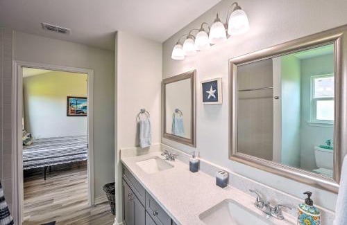San Patricio County House | 2 Mi to Boating RR Sea House in Aransas Pass!