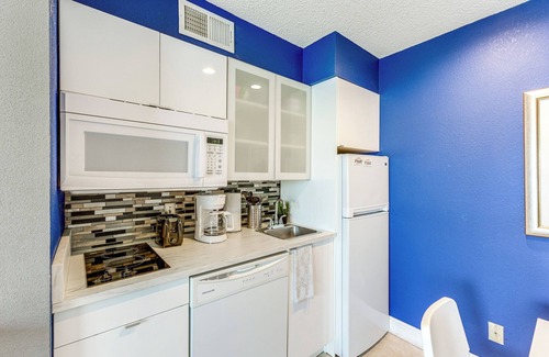 Florida Central Atlantic Coast Condo | 2 Mi to Disney: Resort Condo w/Pool Access