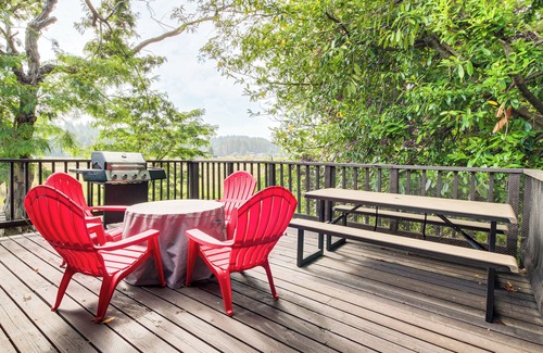 Coos Bay House | 2 Mi to Downtown Coos Bay: Home w/Deck, Fire Pits
