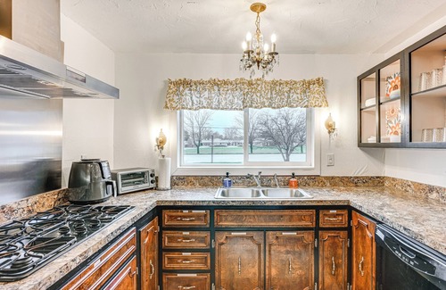 Mount Morris Township House | 2 Mi to Downtown Flushing: Spacious Retreat!
