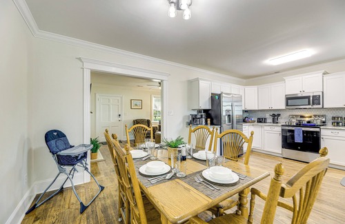 New Bern House | 2 Mi to Downtown: Pet-Friendly Home in New Bern!