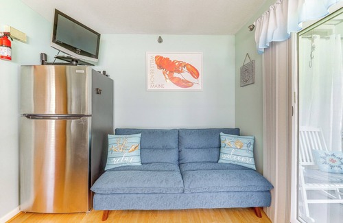 Wells Condo | 2 Mi to Drakes Island Beach: Condo w/Indoor Pool!
