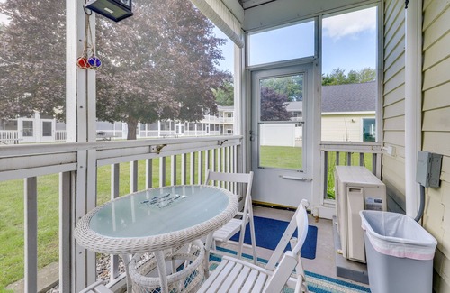 Wells Condo | 2 Mi to Drakes Island Beach: Condo w/Indoor Pool!