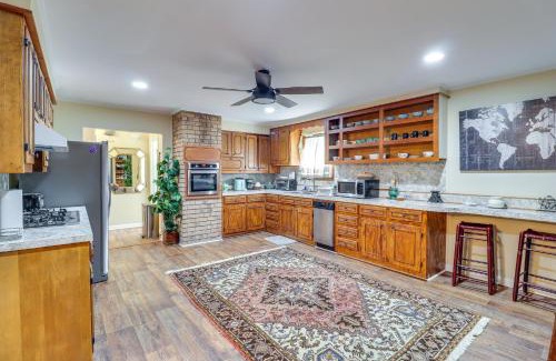 Natchez House | 2 Mi to Dtwn Natchez Cozy Home with Yard and Patio!