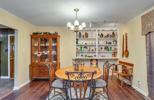Natchez House | 2 Mi to Dtwn Natchez Cozy Home with Yard and Patio!