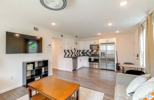 Greater East End Apartment | 2 Mi to Dtwn & Shell Energy Stadium: Urban Escape