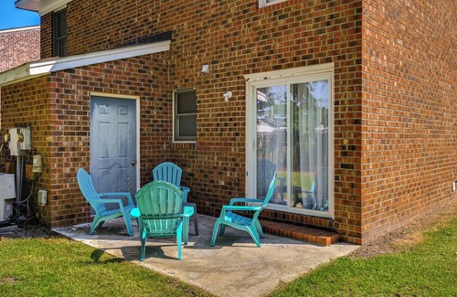 Greenville House | < 2 Mi to ECU & Medical District: Retreat w/Patio