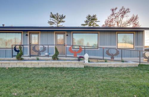 St. Charles House | 2 Mi to Frontier Park Pet-Friendly Retreat