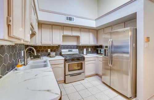 Mission Bend House | 2 Mi to Houston Funplex Home with Private Yard!