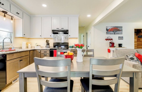 Manitowoc House | 2 Mi to Lake Michigan: Family-Friendly Home