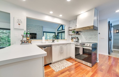 Birchwood Farms House | 2 Mi to Lake: Modern Harbor Springs Home w/Grill!
