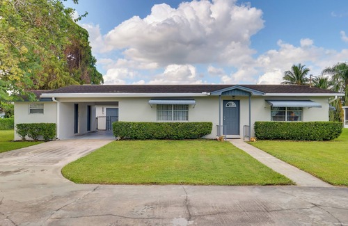 Taylor Creek House | 2 Mi to Lake Okeechobee: Waterfront Home w/Deck!