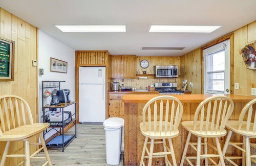 Lander Cabin | 2 Mi to Main Street: Mtn-View Escape in Lander!