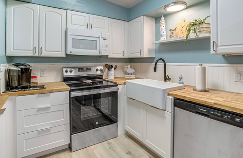 Punta Gorda House | < 2 Mi to Punta Gorda Beach Park! Nautical Retreat