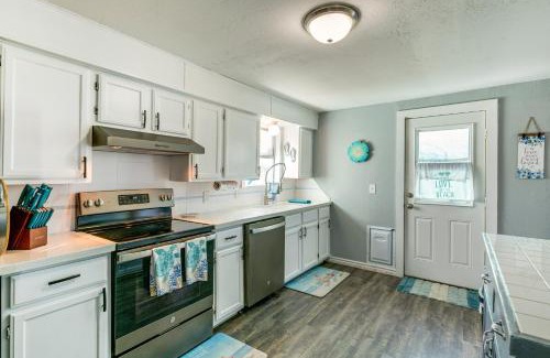 Aransas Pass House | 2 Mi to Redfish Bay Aransas Pass Home with Fire Pit