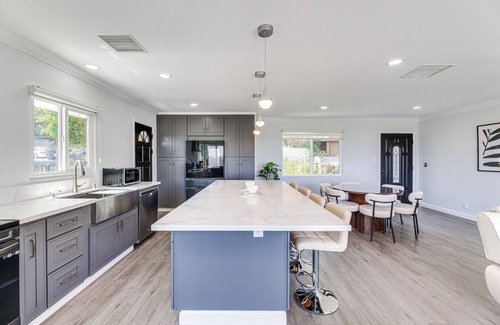 South Arroyo House | 2 Mi to Rose Bowl Stadium: Mtn-View Gem w/Patio