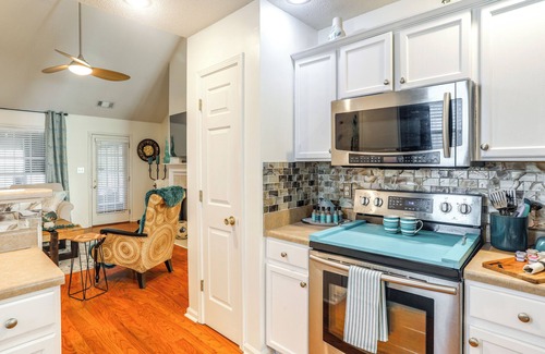 Cordova House | 2 Mi to Shelby Farms: Charming Family Home w/Yard
